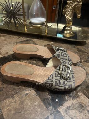 Fendi Kids Yellow Rubber Sole Sandals
